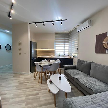Central Cozy Apartment Тирана Экстерьер фото