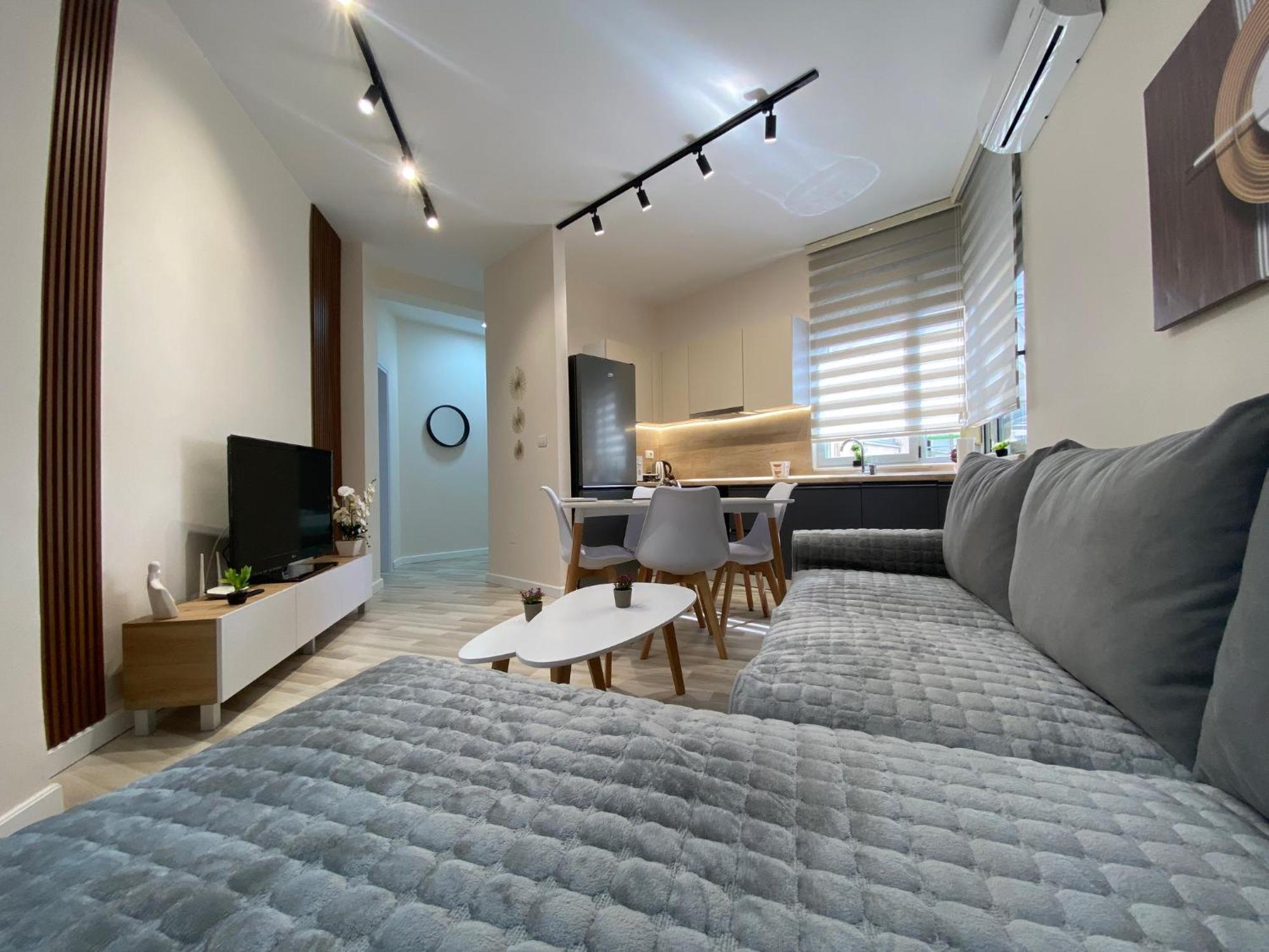 Central Cozy Apartment Тирана Экстерьер фото