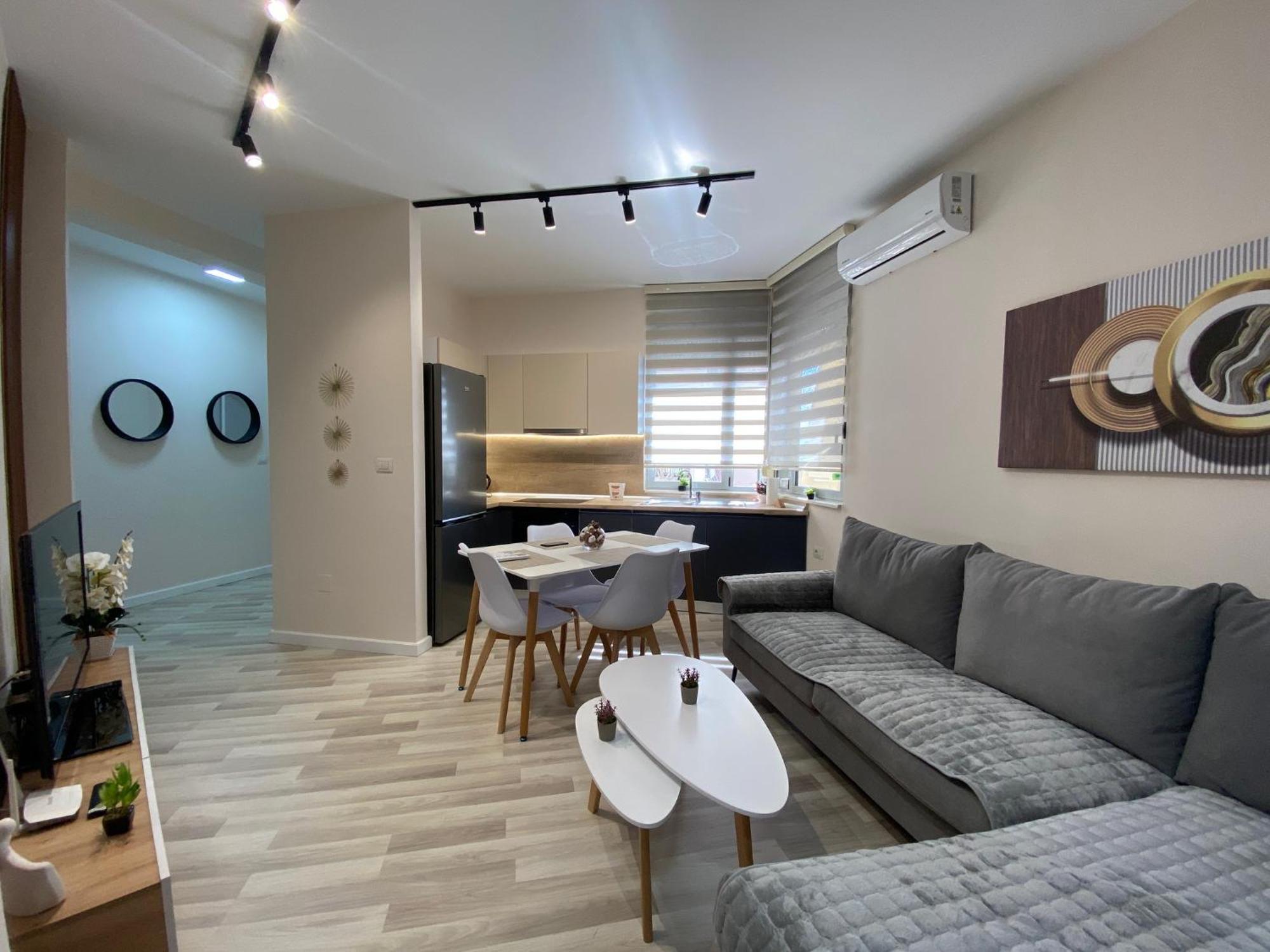 Central Cozy Apartment Тирана Экстерьер фото